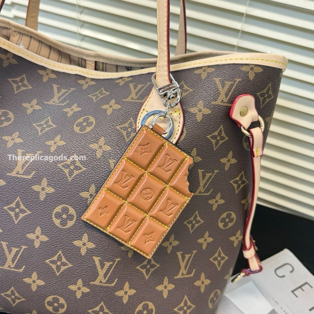 CHOCOLATE BAR FIGURINE KEY HOLDER AND BAG CHARM M01478