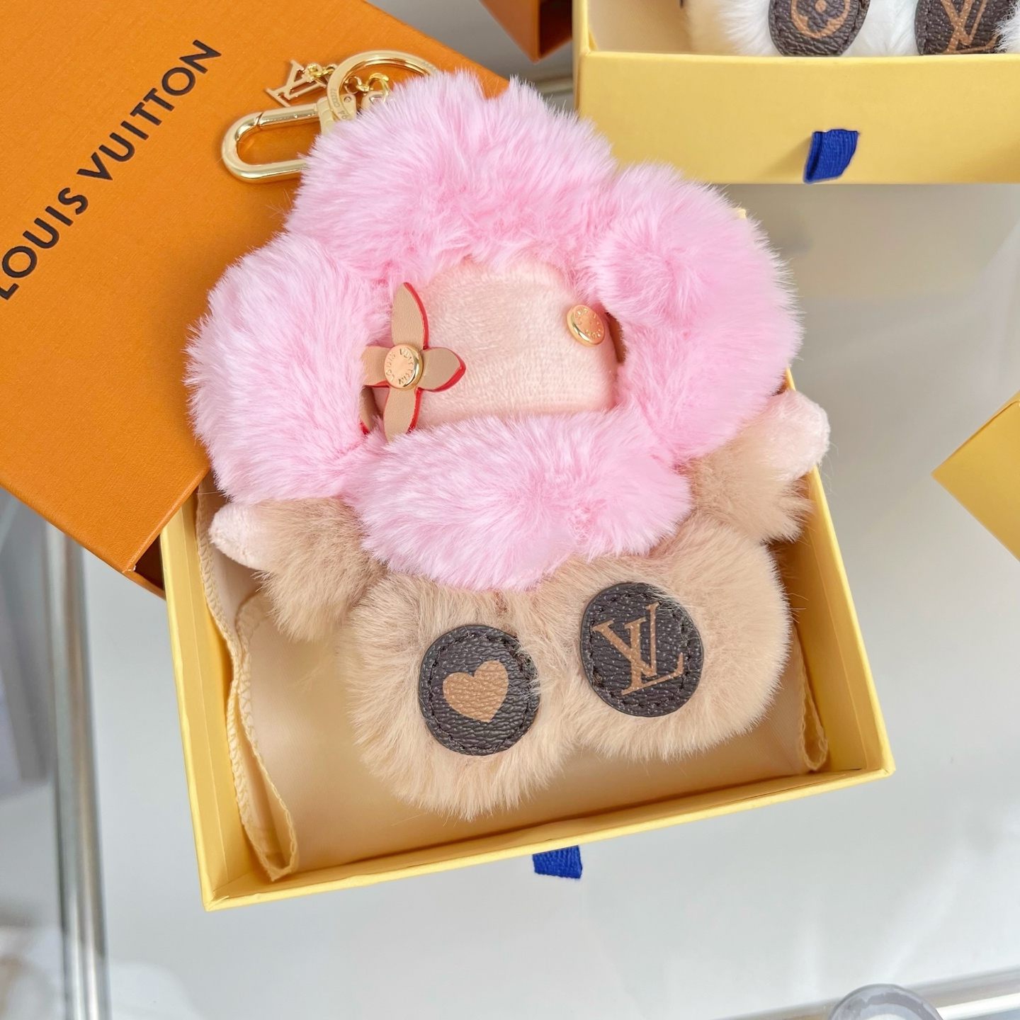 MY VIVIENNE BAG CHARM IN PINK M02348