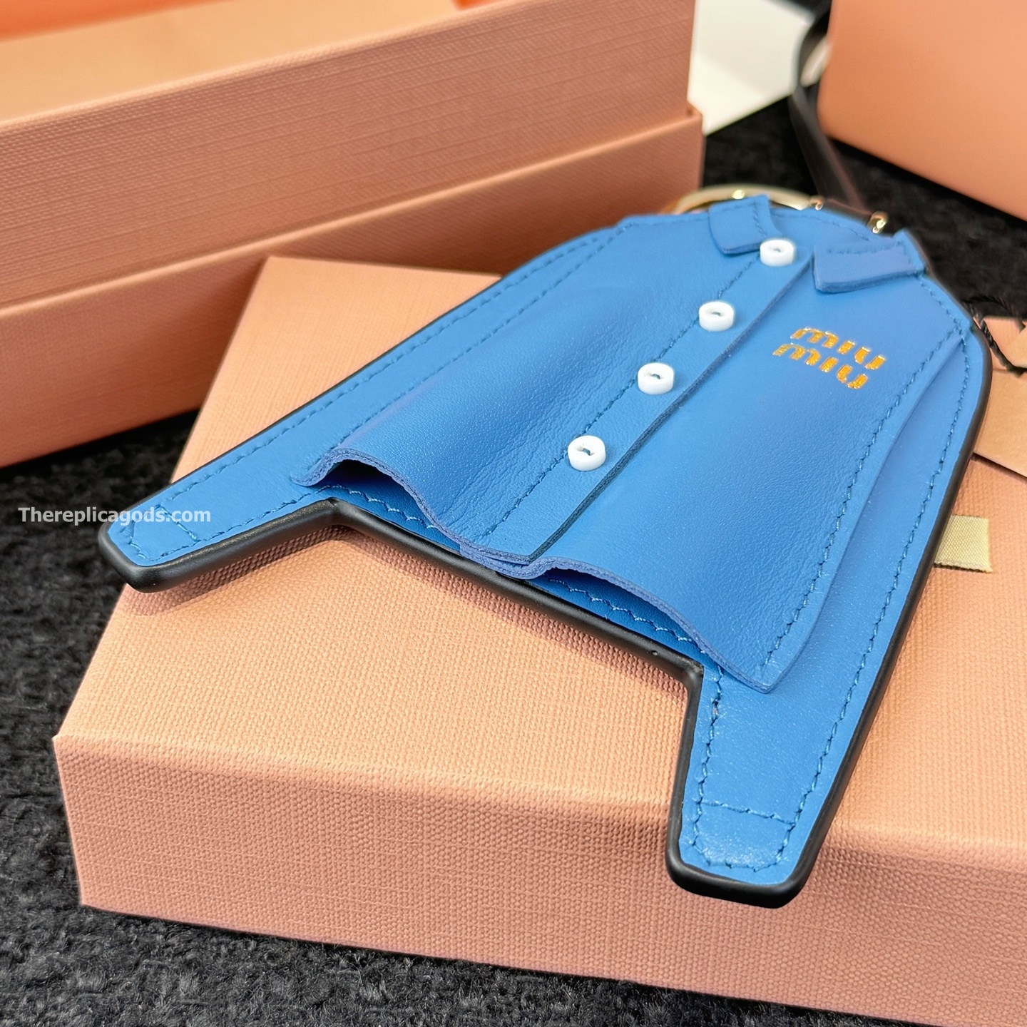 LEATHER SHIRT KEYCHAIN IN BLUE