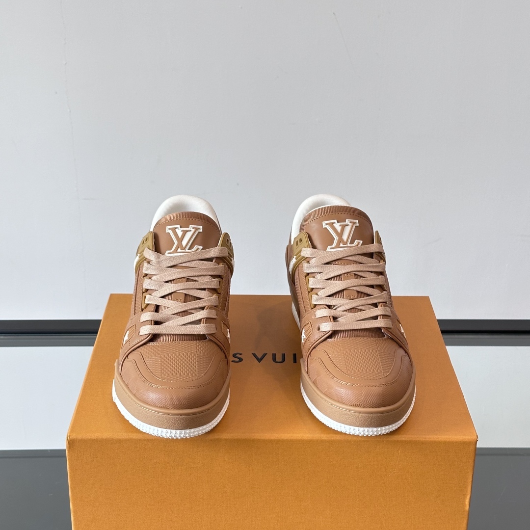 TRAINER SNEAKERS IN BROWN - LV936
