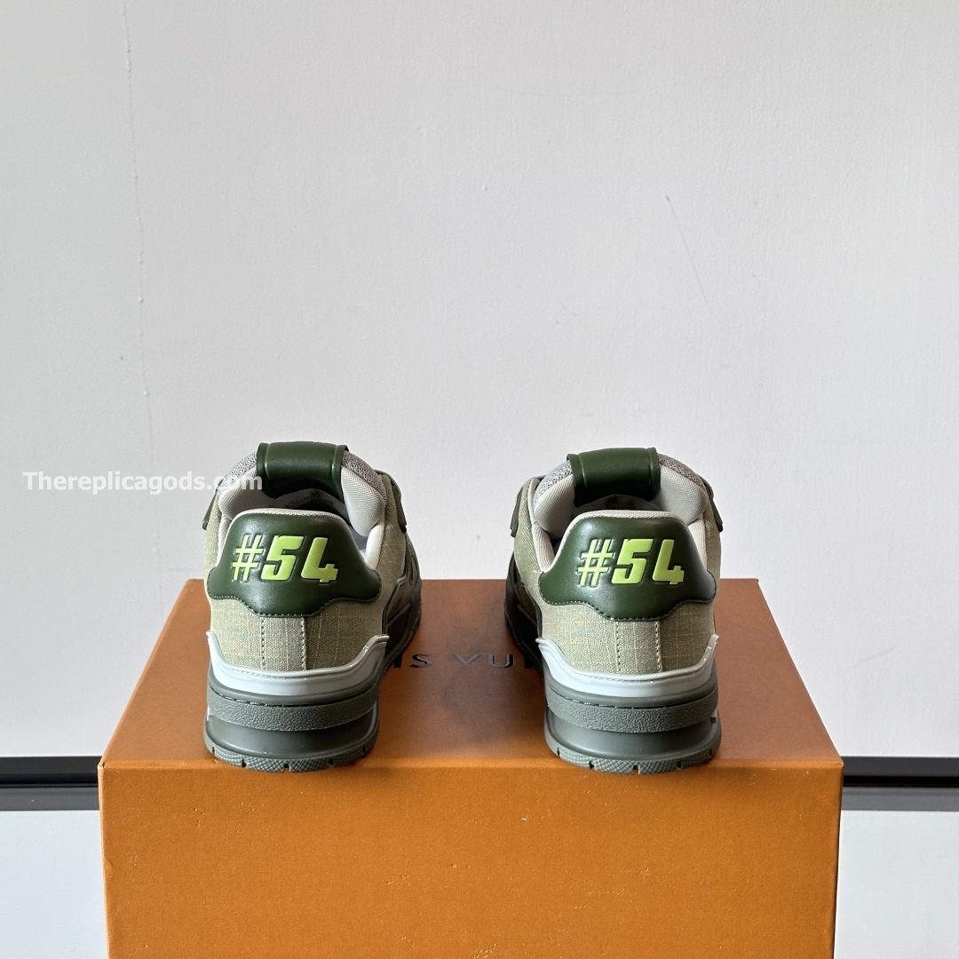 TRAINER SNEAKERS IN GREEN - LV935