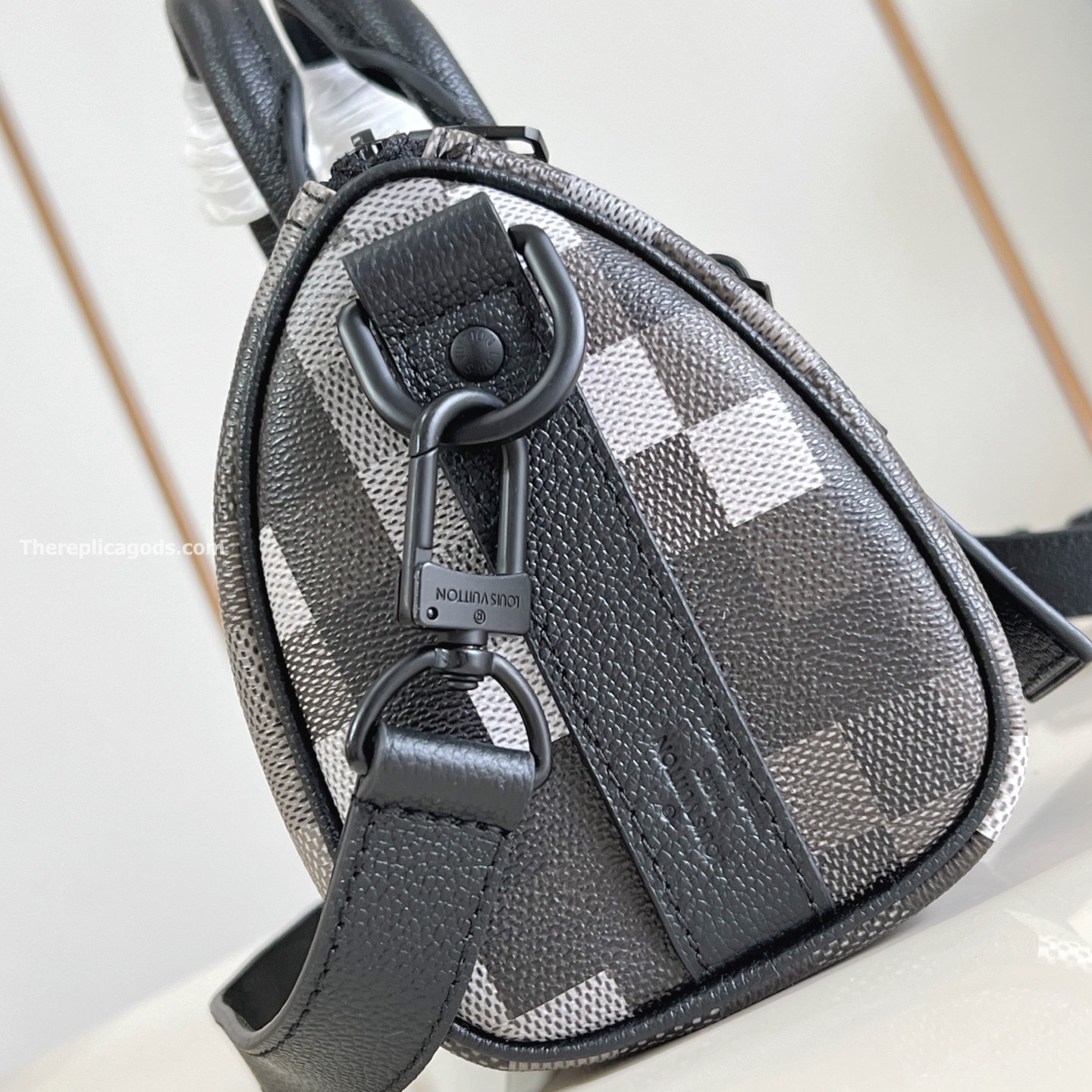 KEEPALL BANDOULIERE 25 BAG IN BLACK M14919