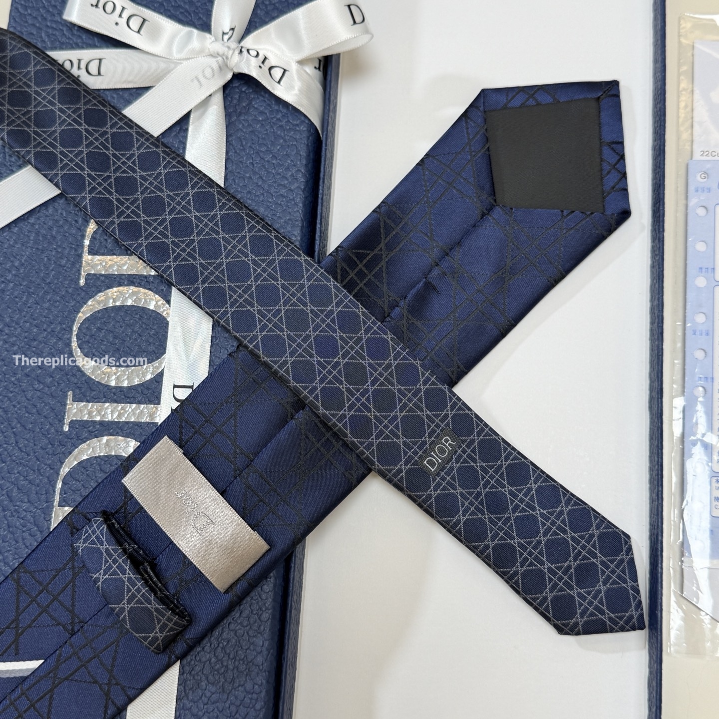 STRIPED OBLIQUE TIE NAVY BLUE, GRAY AND WHITE SILK