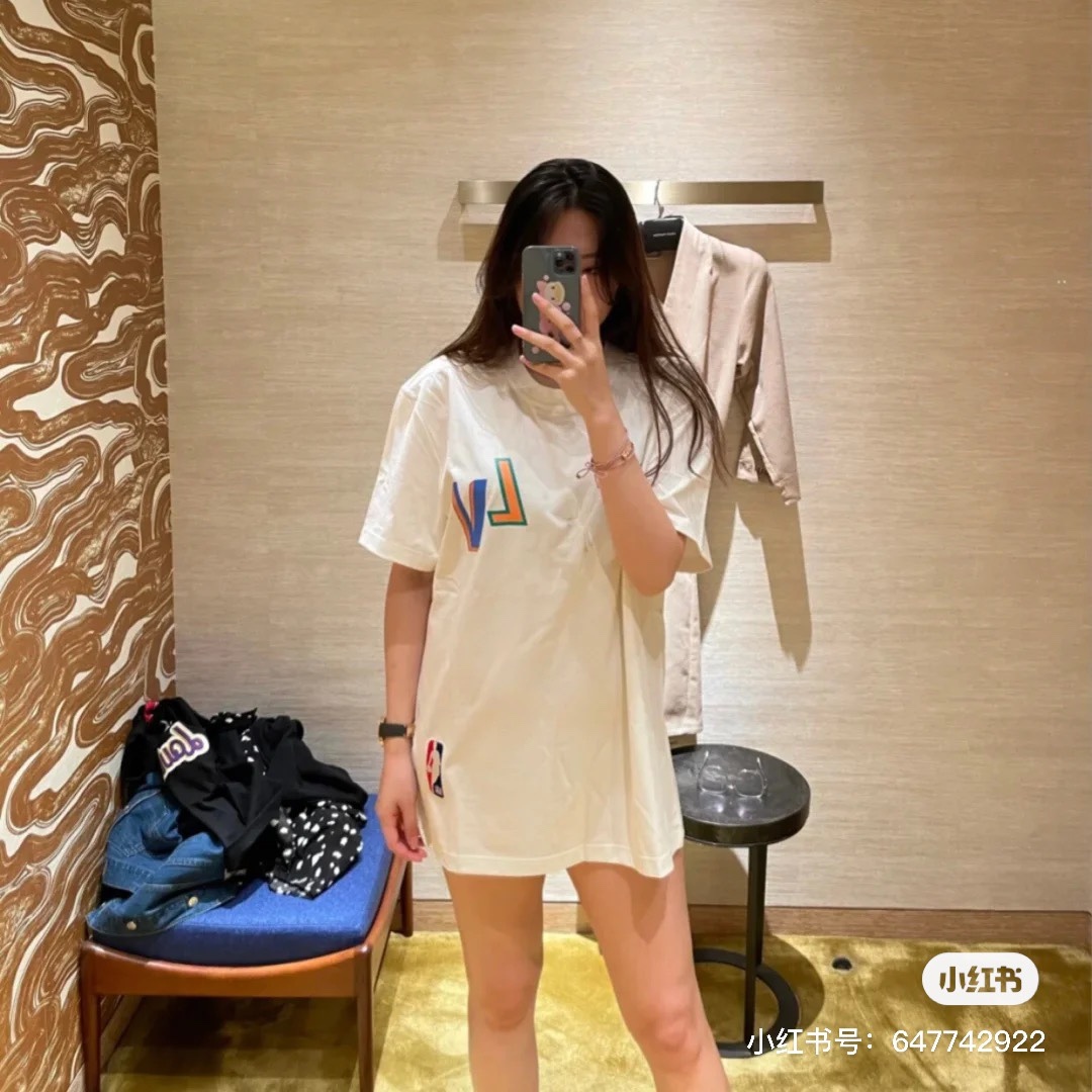 LV x NBA BASKETBALL SHORT-SLEEVED T-SHIRT IN WHITE - TP582