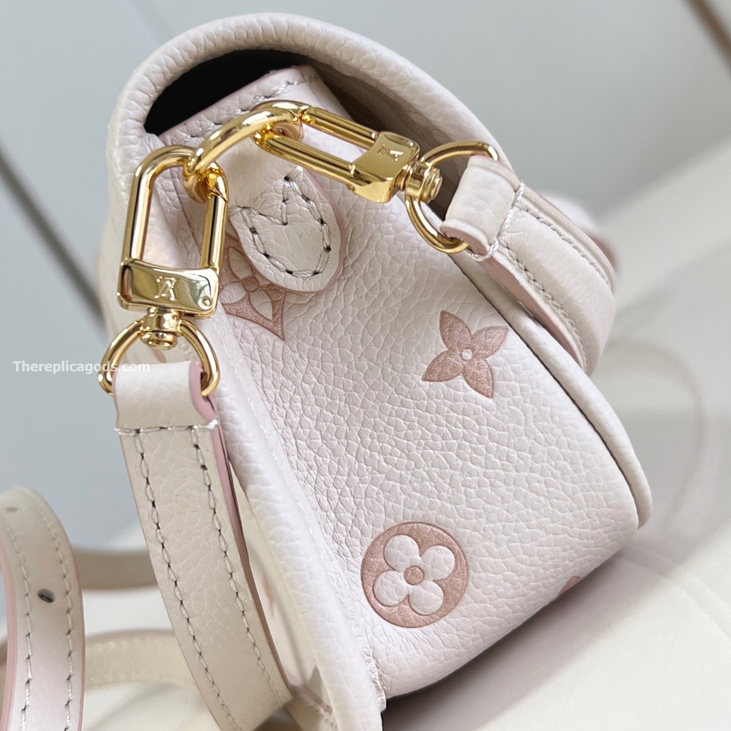 NANO DIANE HANDBAG BICOLOR EDEN EMBOSSED COWHIDE LEATHER M13642