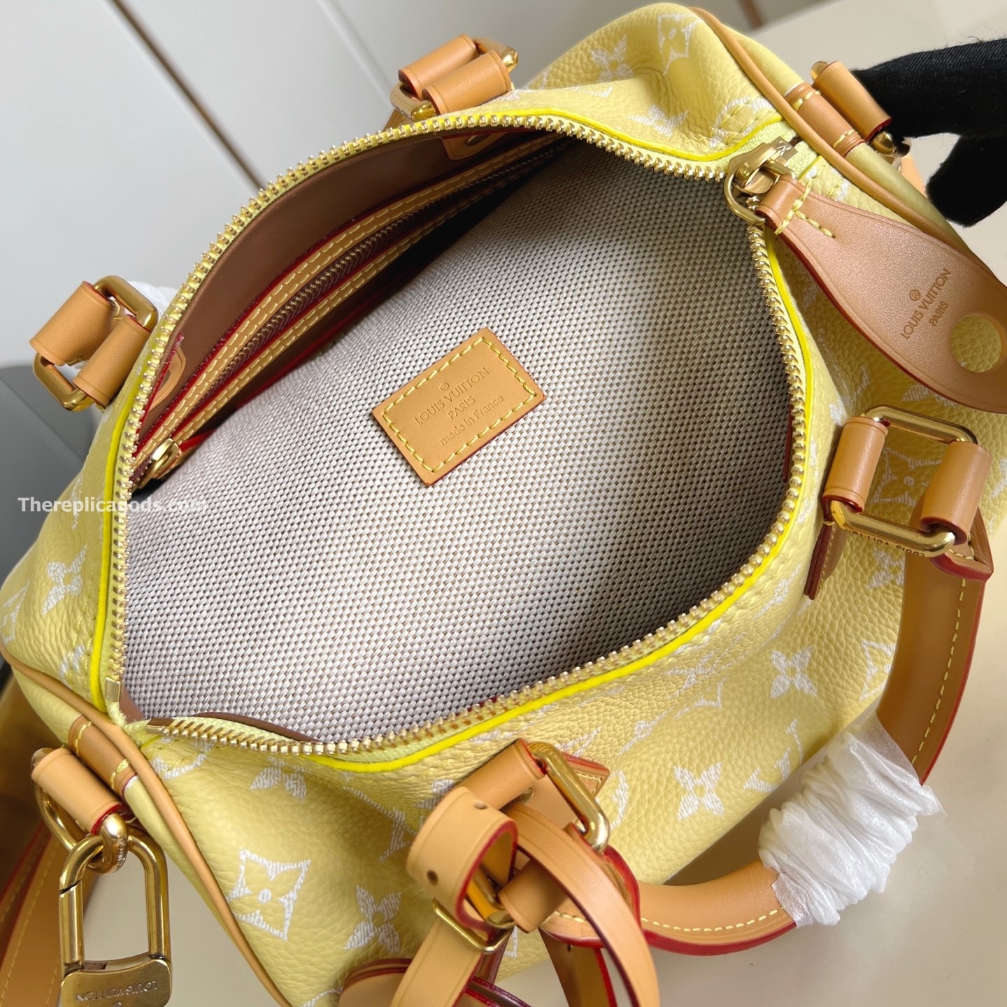 SPEEDY P9 BANDOULIERE 25 BAG IN YELLOW M24426