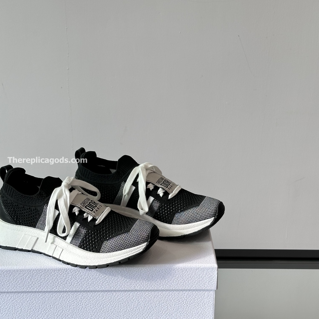 RUN'N'DI0R SNEAKERS BLACK AND WHITE TECHNICAL MESH - CD405