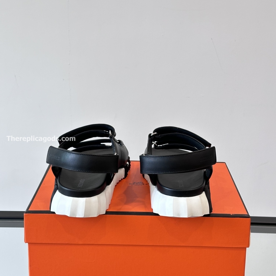 JUNIOR SANDALS IN BLACK - HS109