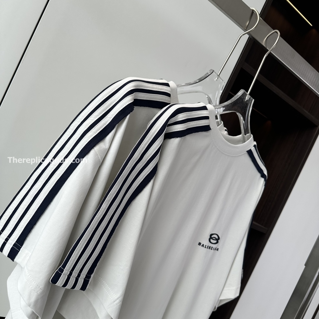 UNITY SPORTS ICON OVERSIZED T-SHIRT IN FADED WHITE - TP596