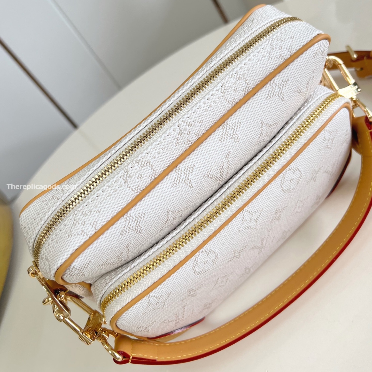 NIL CROSSBAG OFF-WHITE MONOGRAM HERITAGE CANVAS M14682