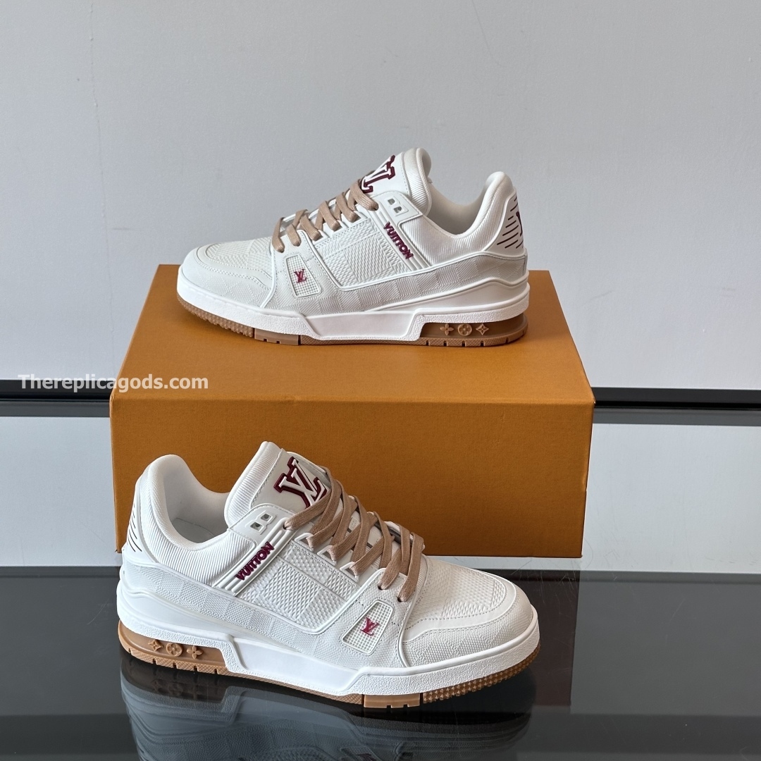 TRAINER SNEAKERS IN WHITE - LV937