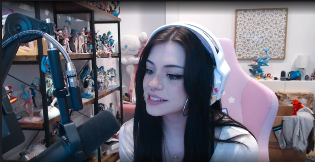Hanging with Hannahowo -  - Femdom