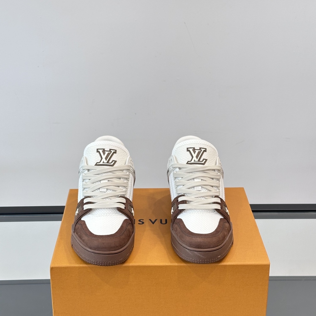 TRAINER SNEAKERS IN BROWN - LV945