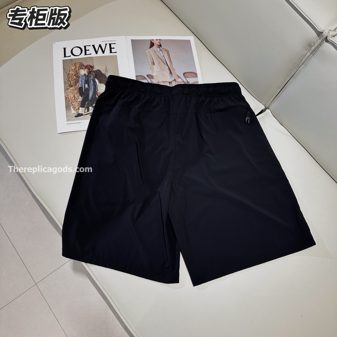 LOGO SHORTS IN BLACK - TP630