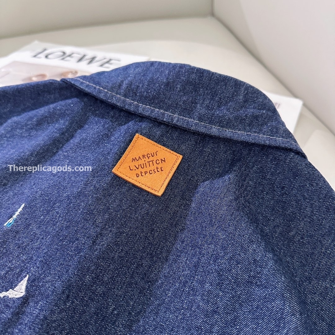 EMBROIDERED CHAMBRAY SHORT-SLEEVED SHIRT IN BLUE - SH359