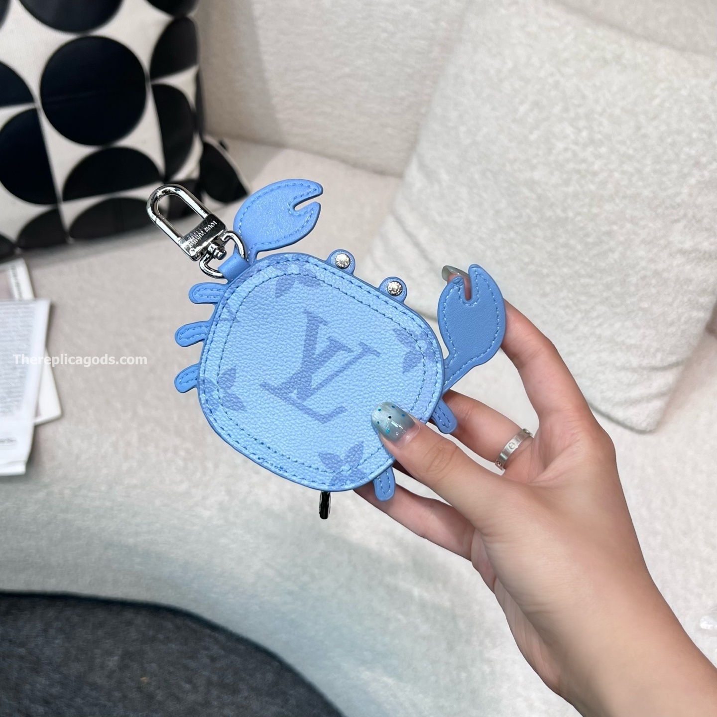 CRAB BAG CHARM M02525
