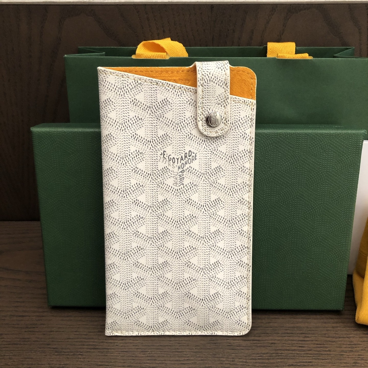 MONTMARTRE GM CASE IN WHITE