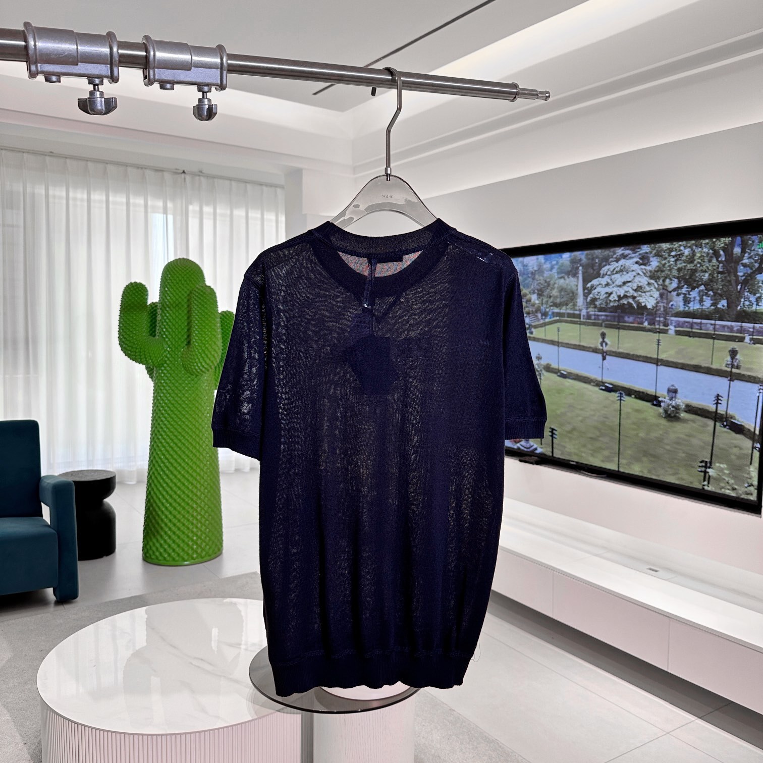 LOGO-INTARSIA KNITTED SHORT-SLEEVE T-SHIRT IN BLACK - TP573