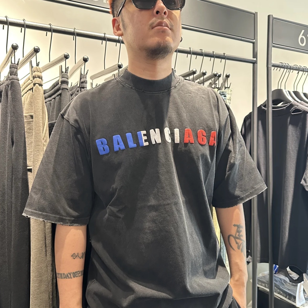 INTERNATIONAL T-SHIRT MEDIUM FIT IN FADED BLACK - TP579