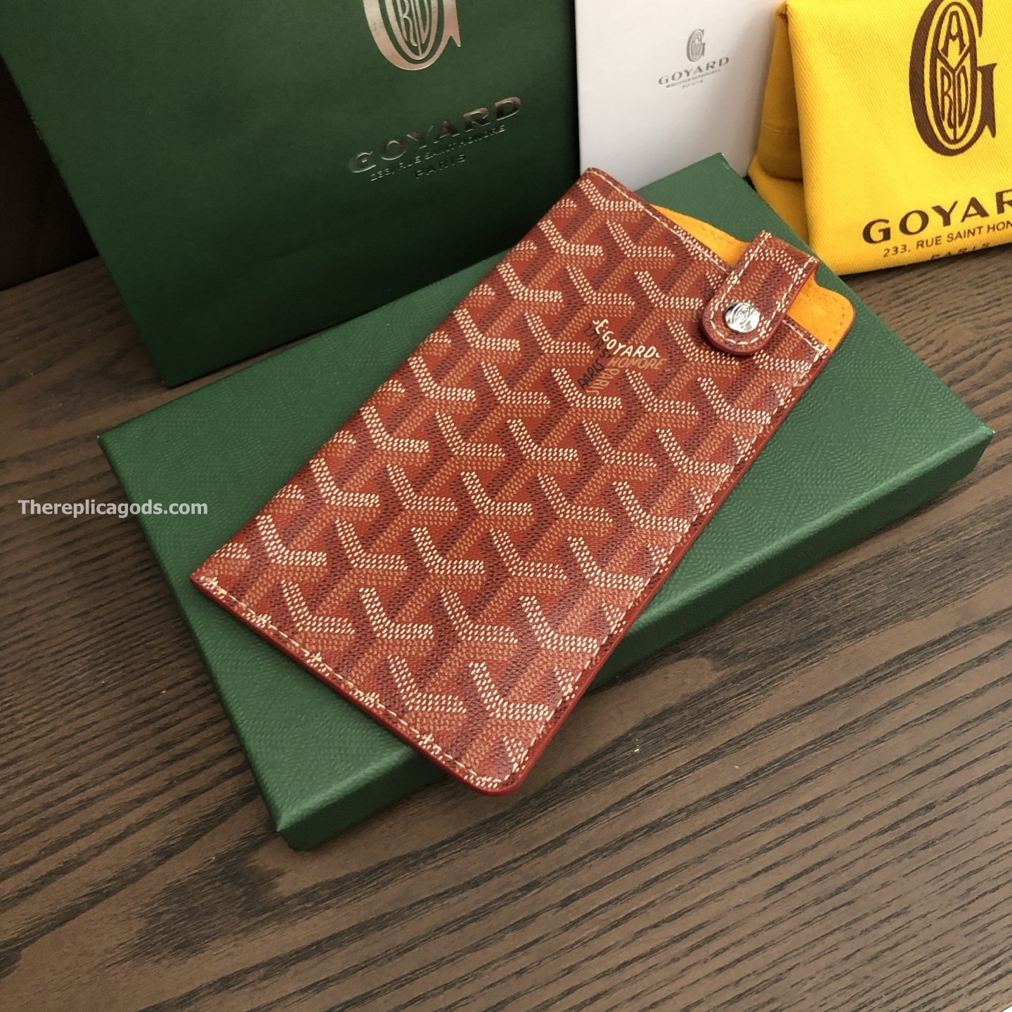 MONTMARTRE GM CASE IN RED