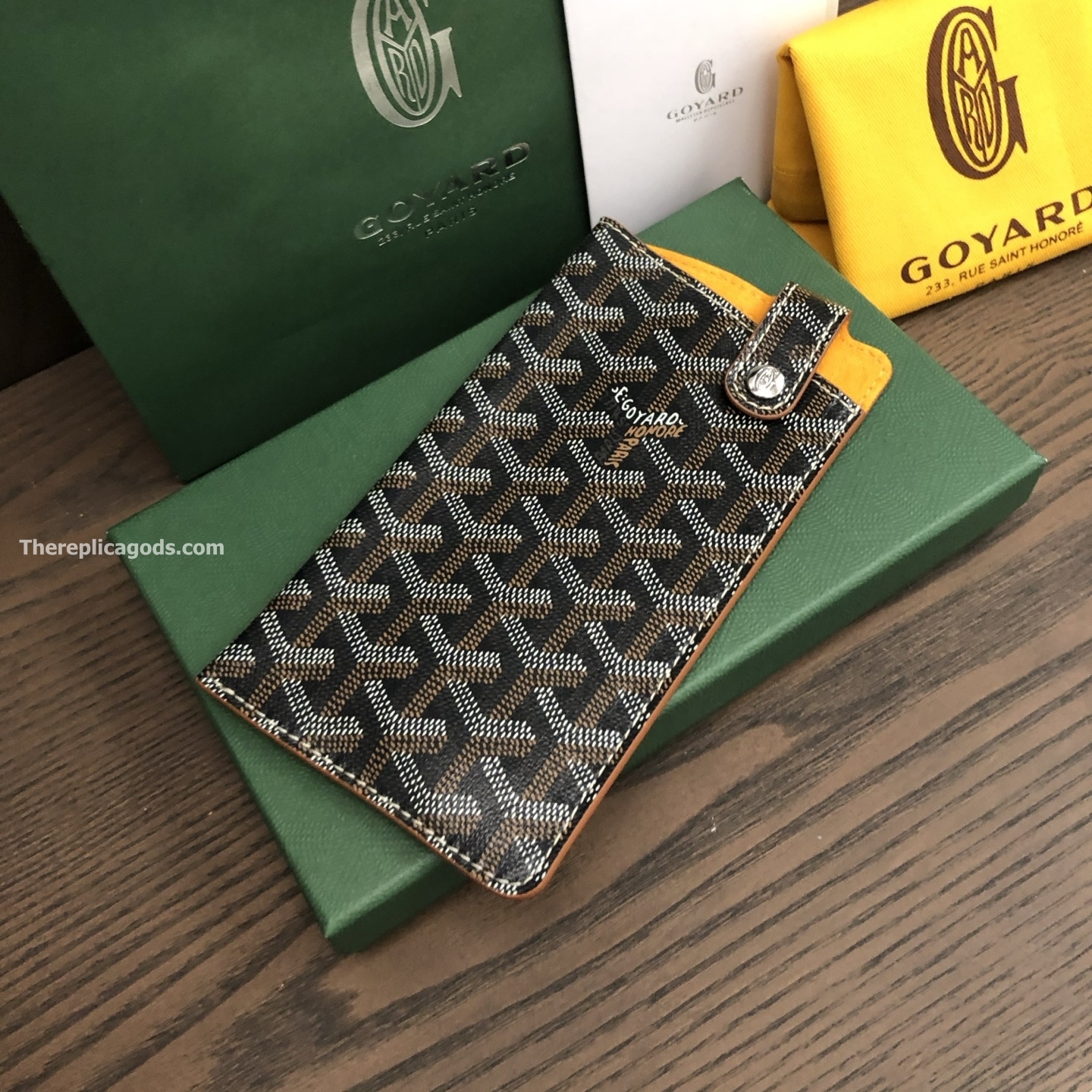 MONTMARTRE GM CASE IN BLACK AND TAN