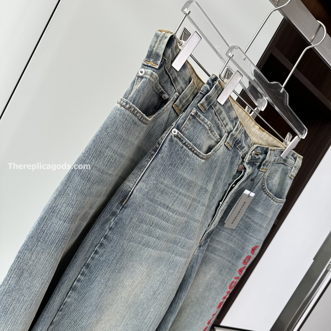BAGGY PANTS IN STAINED IN LIGHT BLUE - TP598