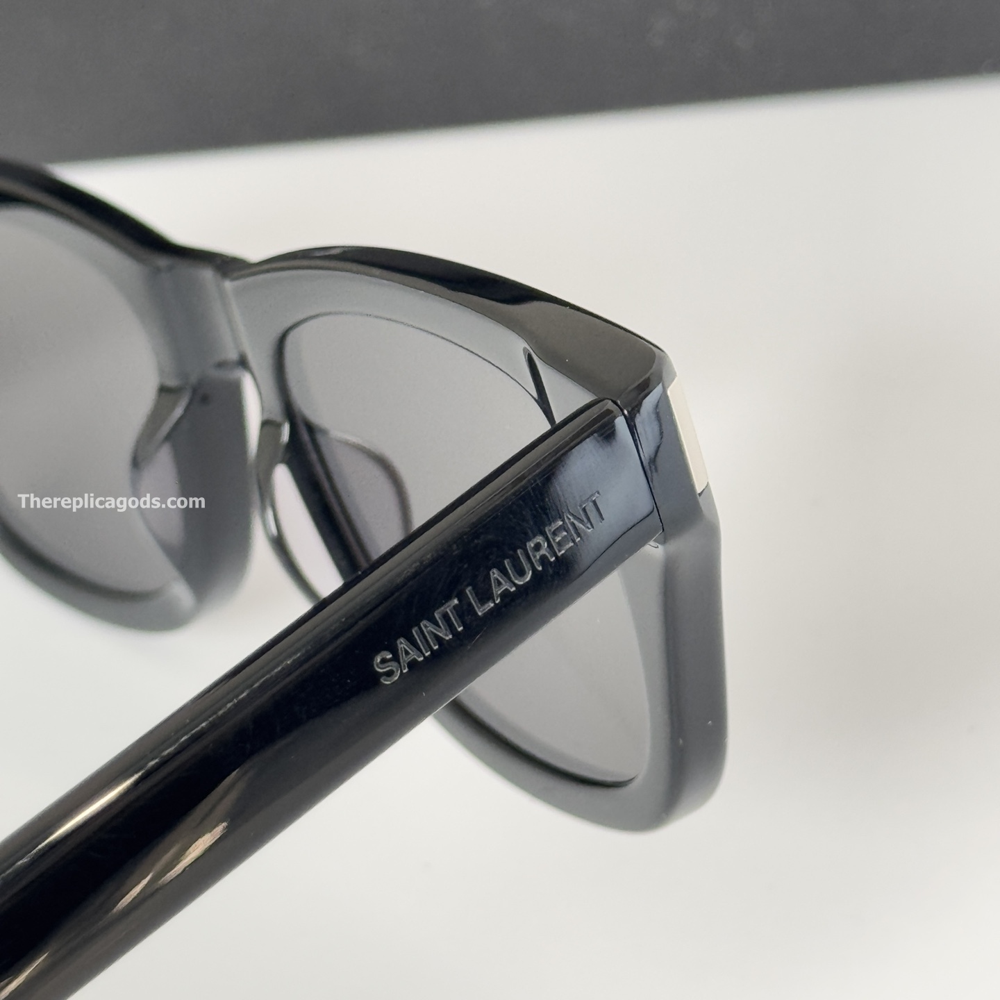 SUNGLASSES IN BLACK SL801 - SG133