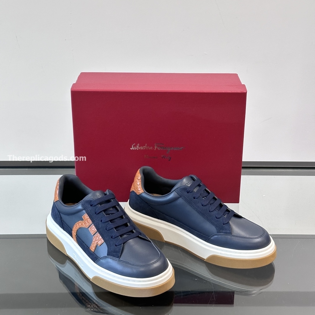 LOW TOP SNEAKERS WITH GANCINI OUTLINE - OW67