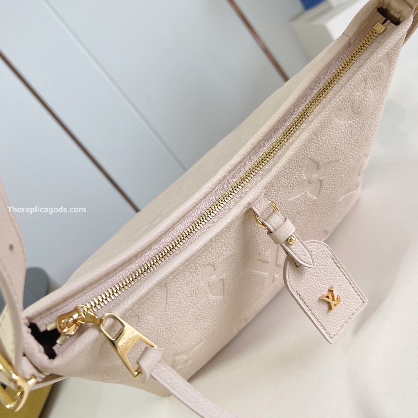 CARRYALL PM BAG SAND GRAINED COWHIDE LEATHER M14321