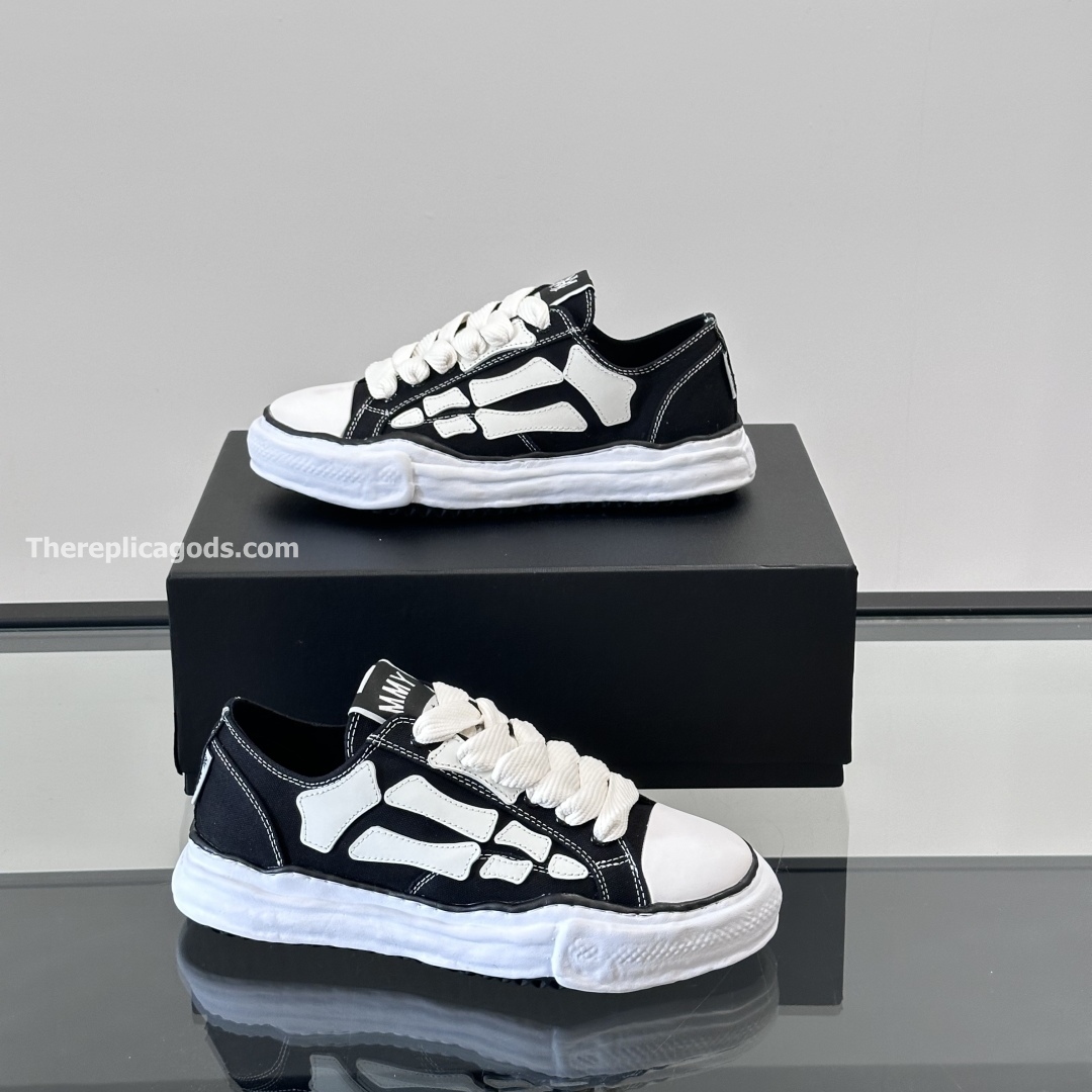 x MMY BONES SNEAKERS IN BLACK - RI83