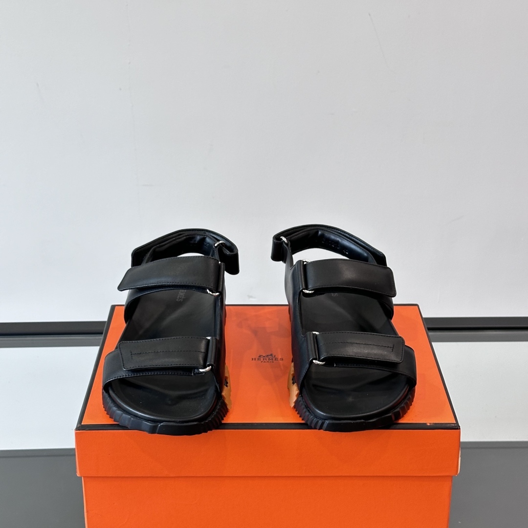 JUNIOR SANDALS IN BLACK - HS110