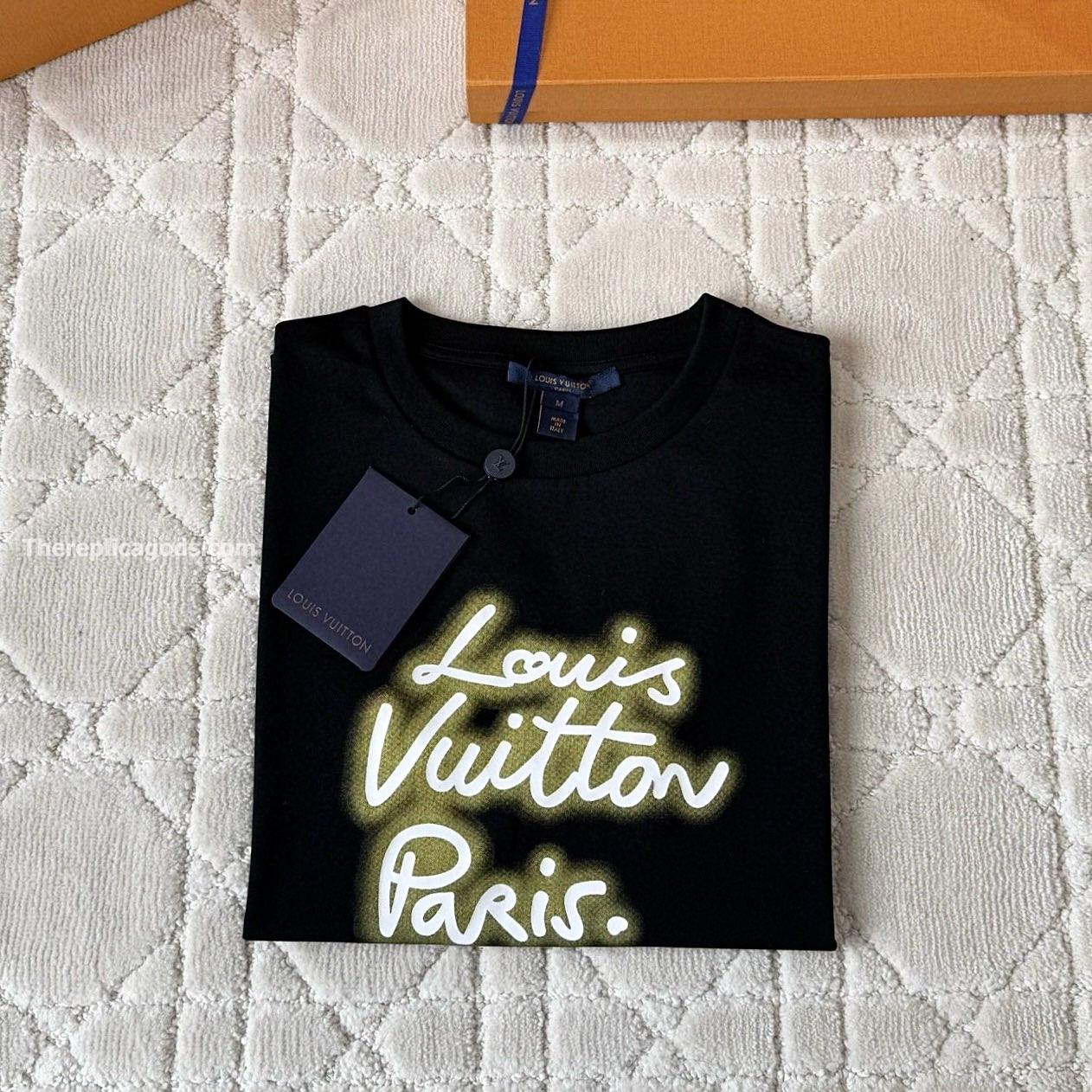 GLOW SIGNATURE T-SHIRT IN BLACK - TP559
