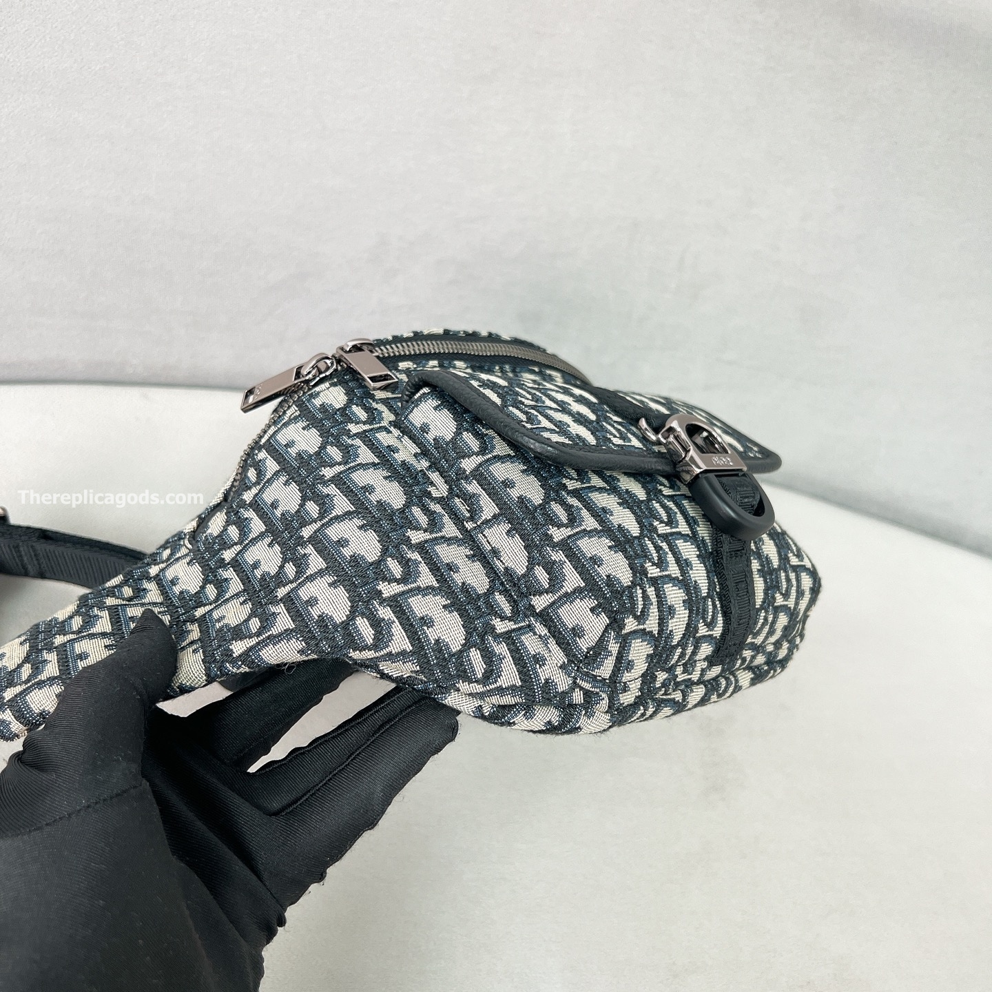 8 BELT BAG BEIGE AND BLACK OBLIQUE JACQUARD