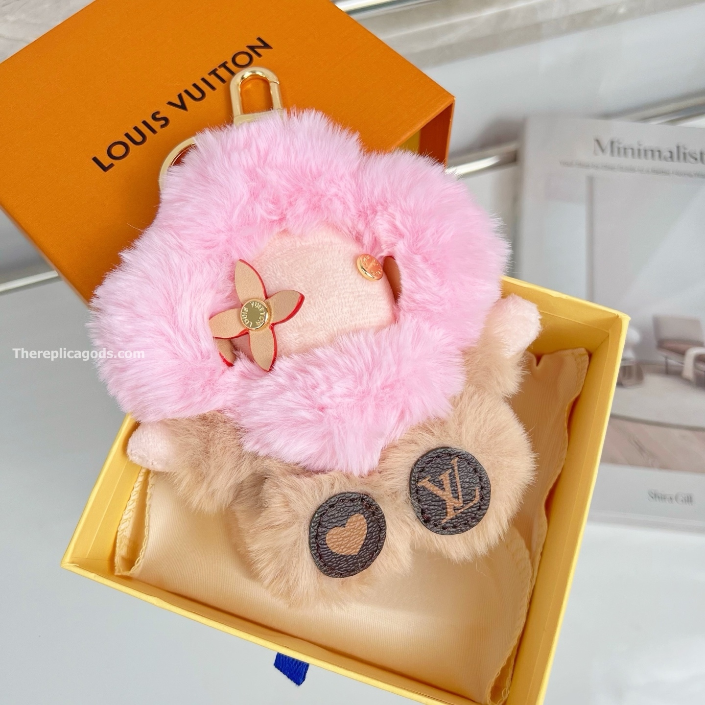 MY VIVIENNE BAG CHARM IN PINK M02348