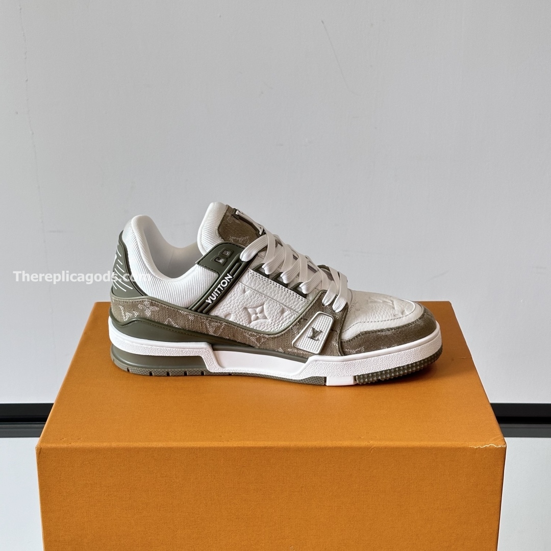 TRAINER SNEAKERS IN KHAKI GREEN - LV948