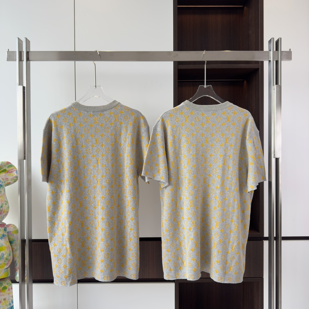 MONOGRAM SHORT-SLEEVED CREWNECK MONOGRAM JACQUARD - TP664