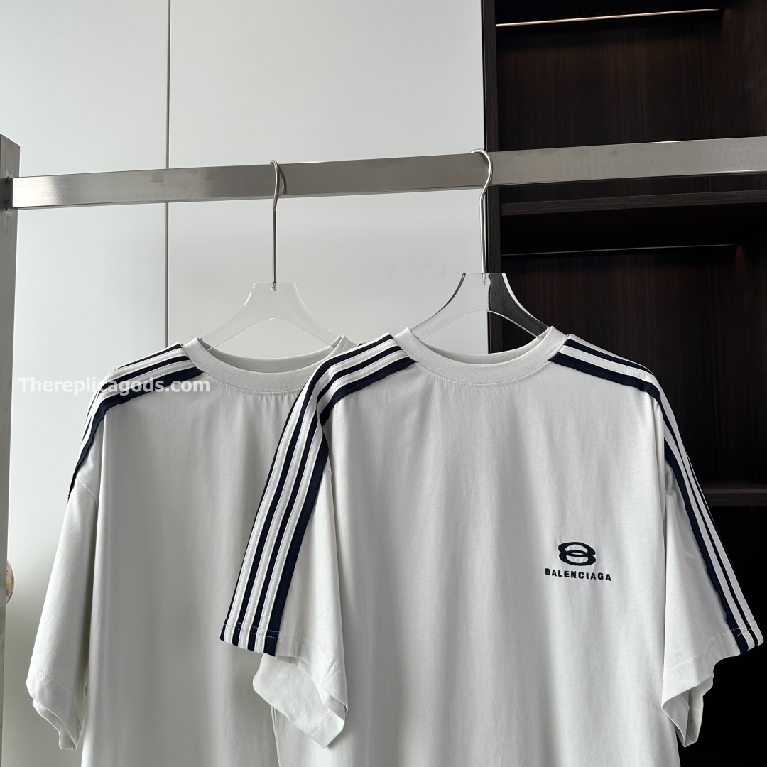 UNITY SPORTS ICON OVERSIZED T-SHIRT IN FADED WHITE - TP596