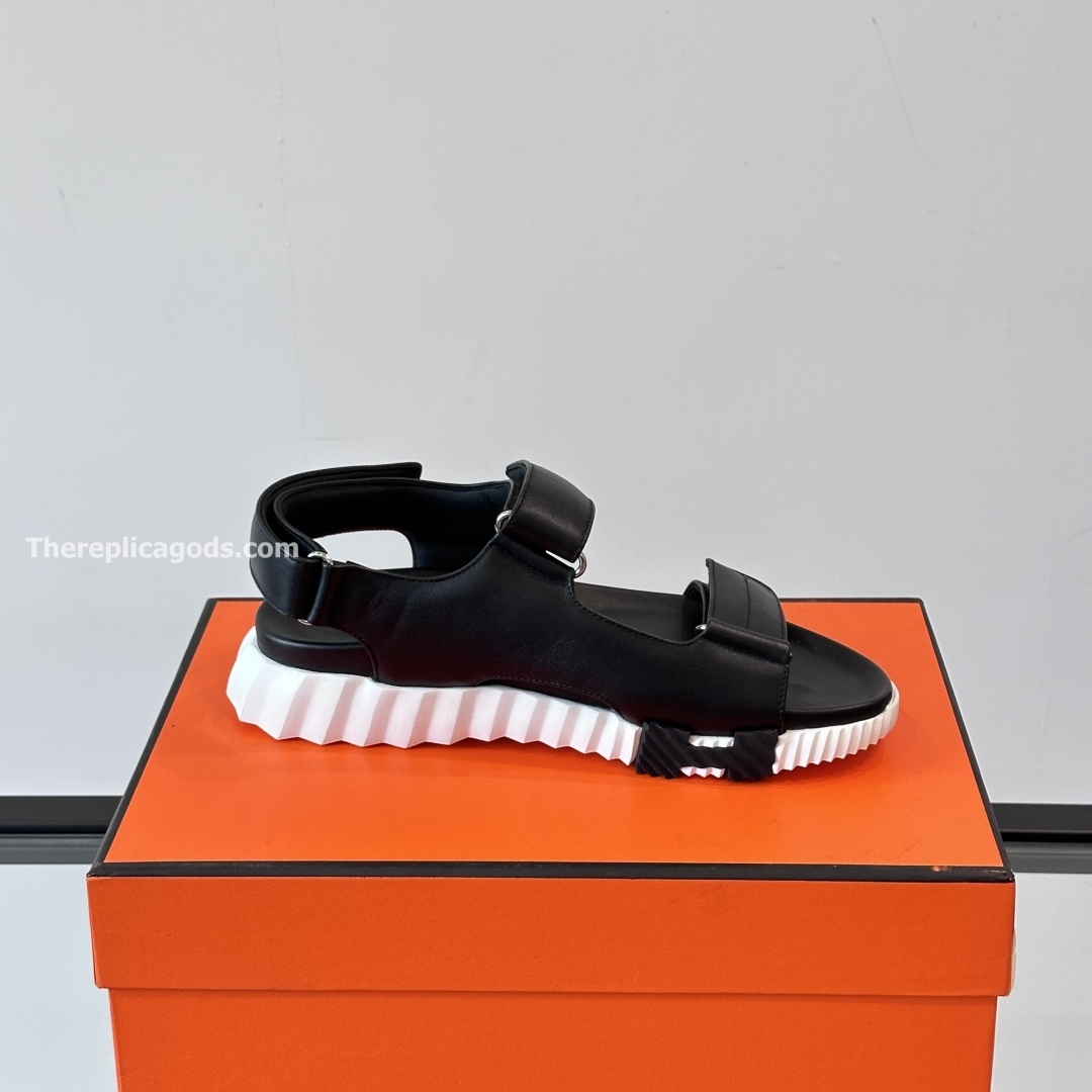 JUNIOR SANDALS IN BLACK - HS109