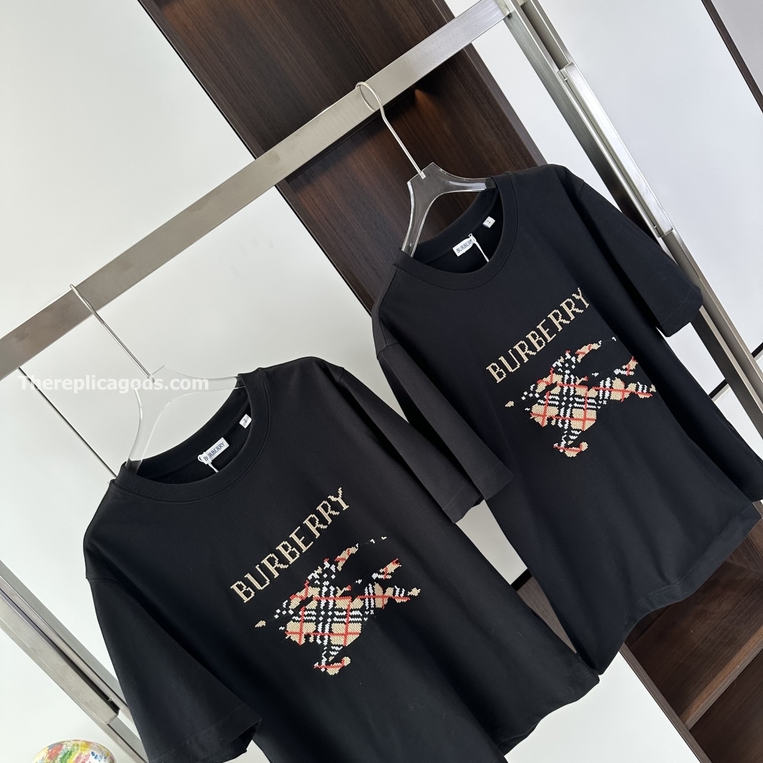 CROSS STITCH EKD​ COTTON T-SHIRT IN BLACK - TP589