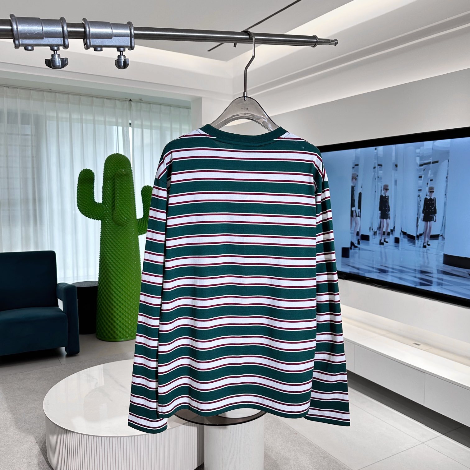 LONG-SLEEVED COTTON JERSEY T-SHIRT IN GREEN - SK592