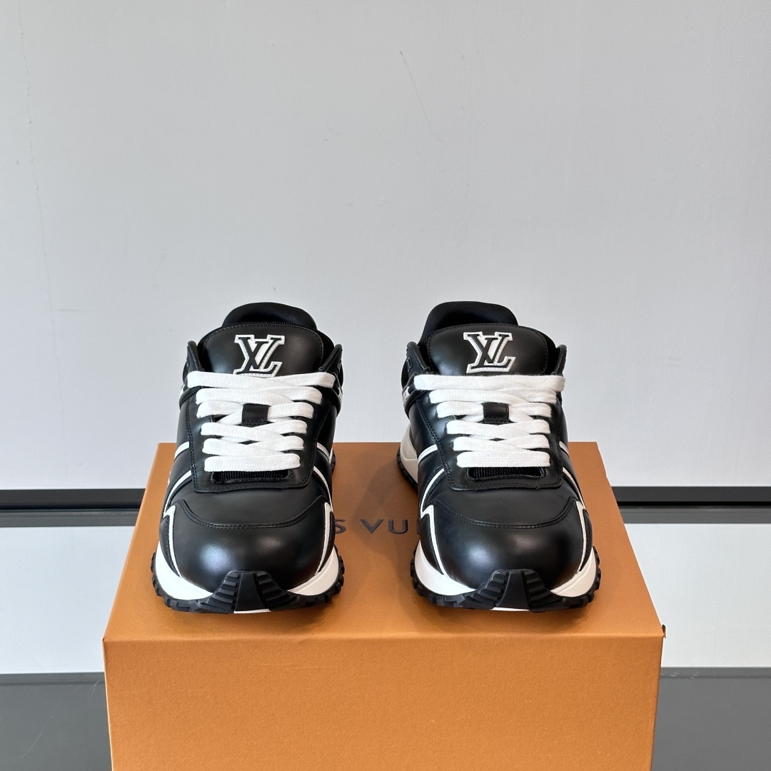 RUN AWAY MAXI SNEAKERS IN BLACK - LV942