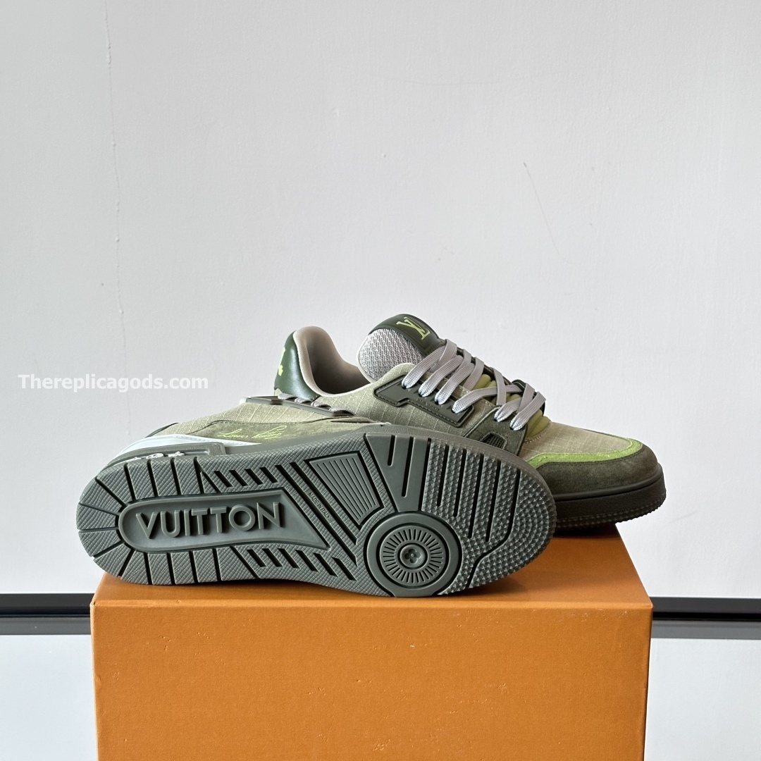 TRAINER SNEAKERS IN GREEN - LV935