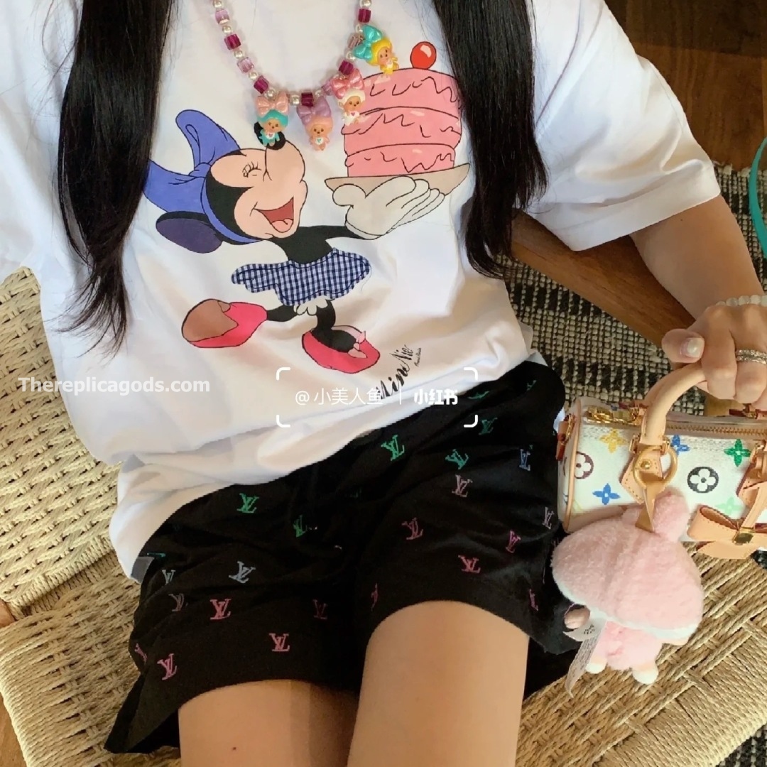 BLASON GRADIENT EMBROIDERED SWIM SHORTS - TP608