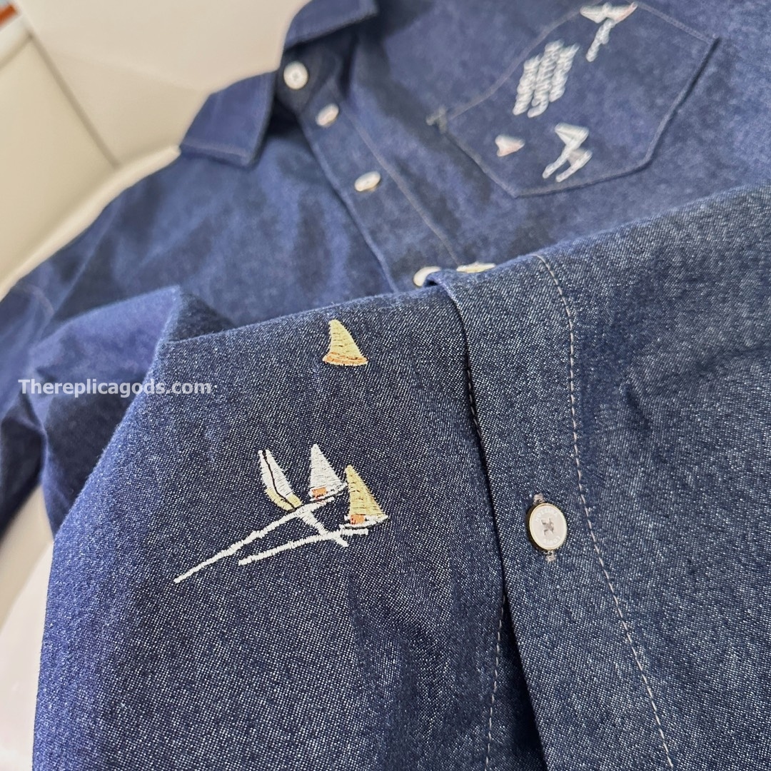 EMBROIDERED CHAMBRAY SHORT-SLEEVED SHIRT IN BLUE - SH359