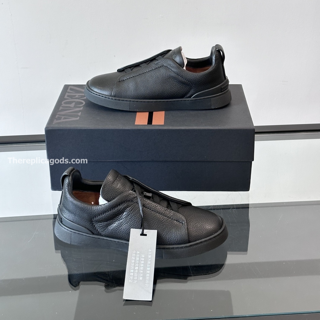 TRIPLE BLACK LEATHER TRIPLE STITCH SNEAKERS