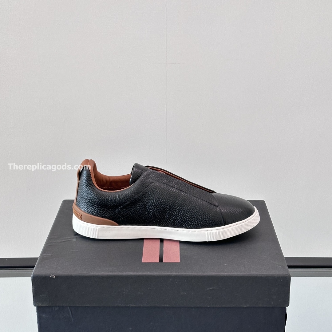 BLACK AND BROWN LEATHER TRIPLE STITCH SNEAKERS