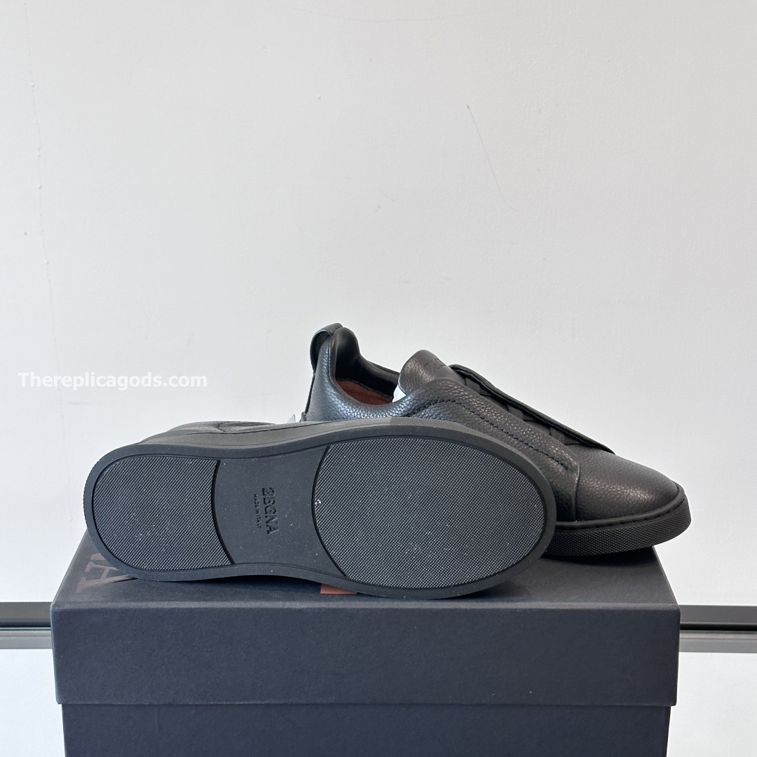 TRIPLE BLACK LEATHER TRIPLE STITCH SNEAKERS