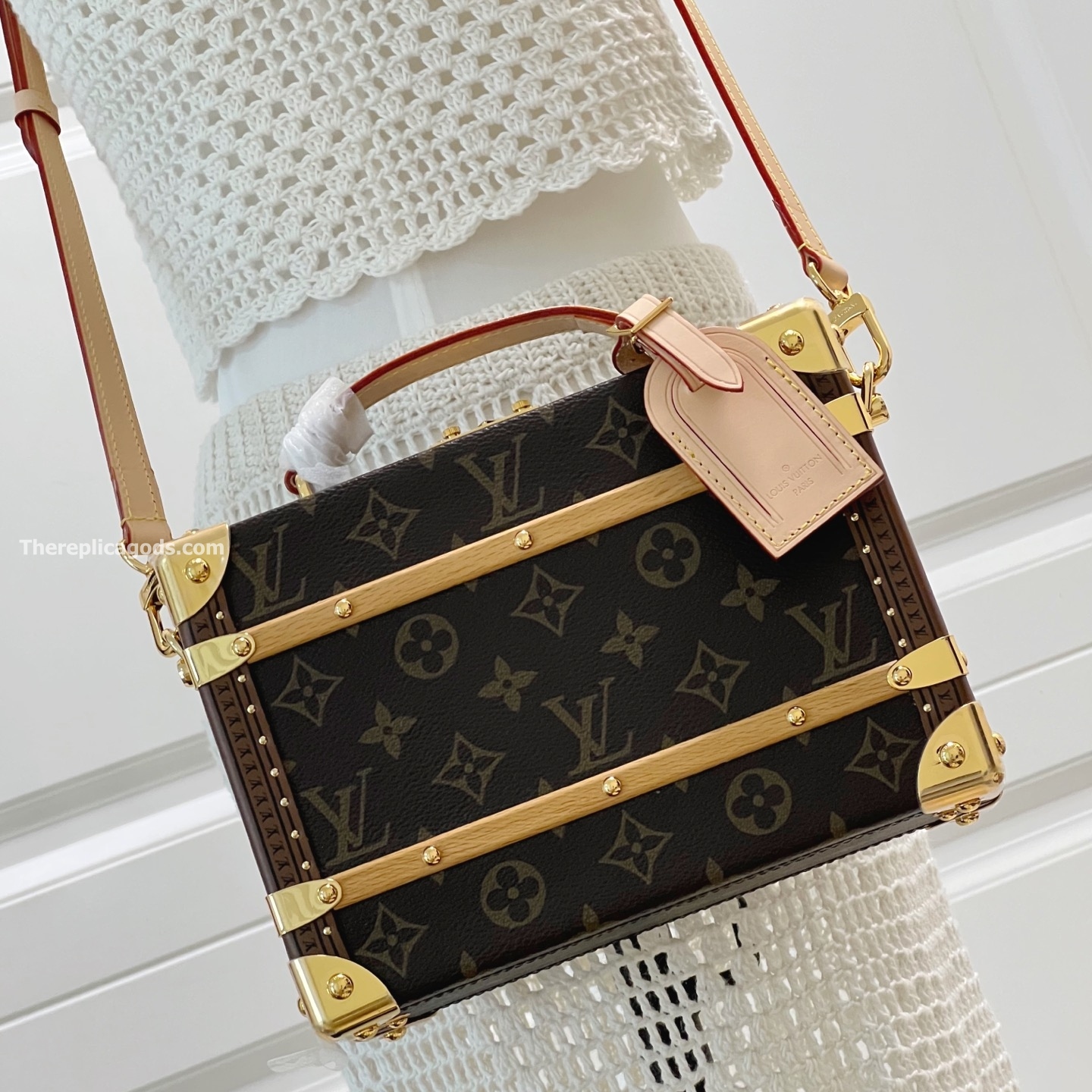 HANDLE TRUNK MONGORAM BAG M11118