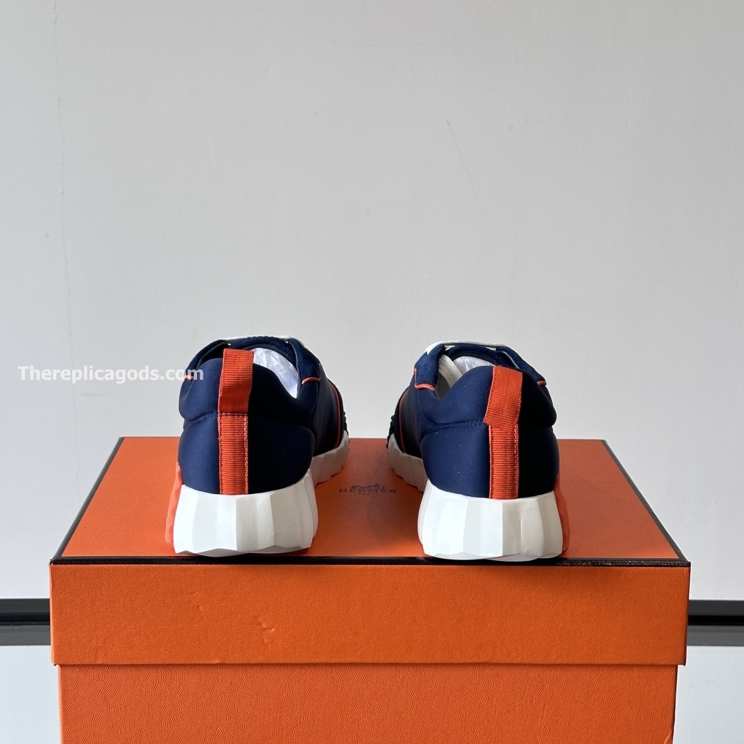 BOUNCING SNEAKERS IN BLUE - H262