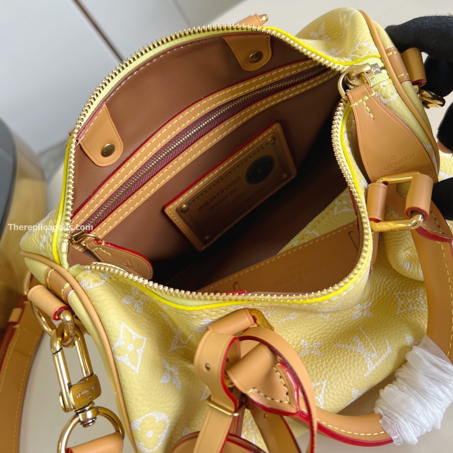 SPEEDY P9 BANDOULIERE 25 BAG IN YELLOW M24426